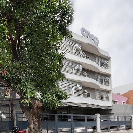 OYO 515 Finnex Hotel Mandaluyong Buitenkant foto