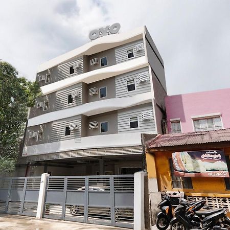 OYO 515 Finnex Hotel Mandaluyong Buitenkant foto