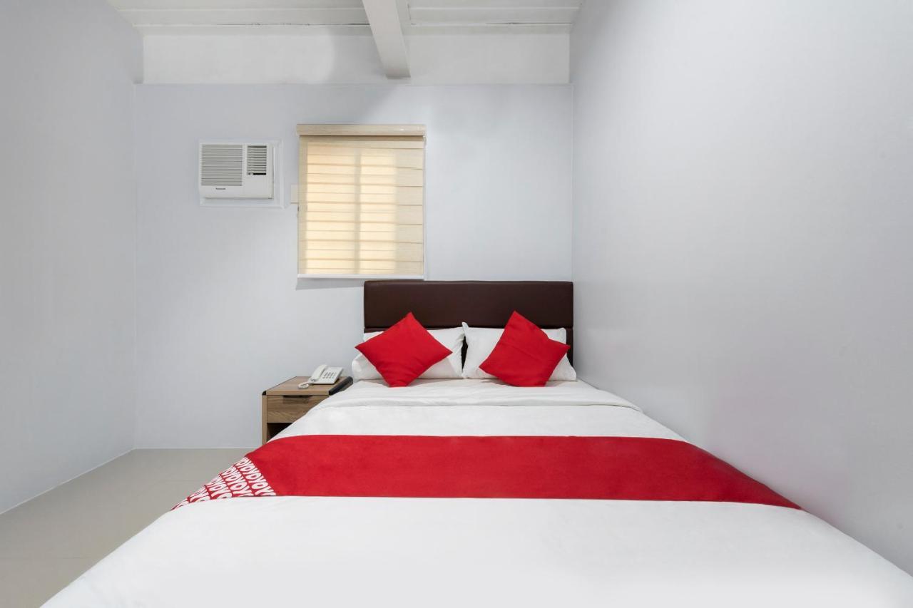 OYO 515 Finnex Hotel Mandaluyong Buitenkant foto