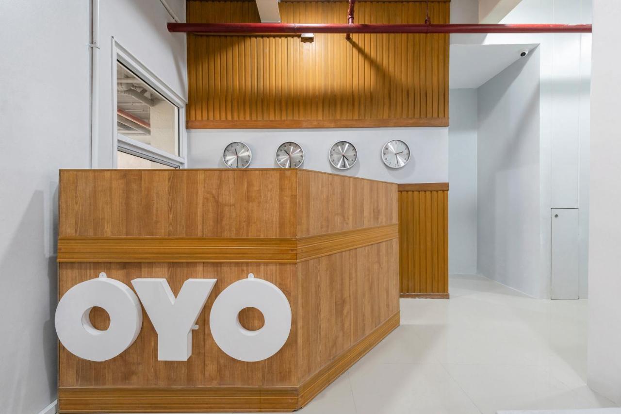 OYO 515 Finnex Hotel Mandaluyong Buitenkant foto