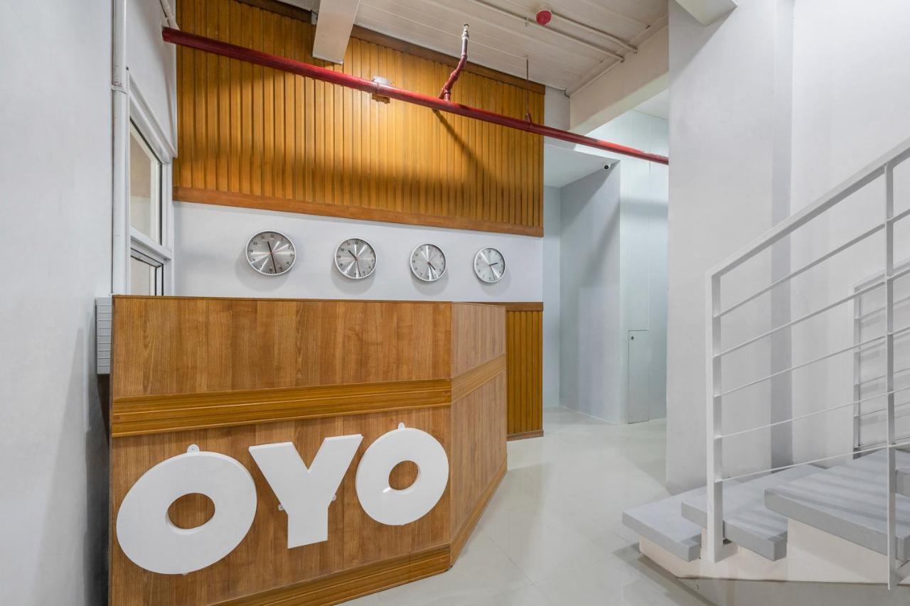 OYO 515 Finnex Hotel Mandaluyong Buitenkant foto