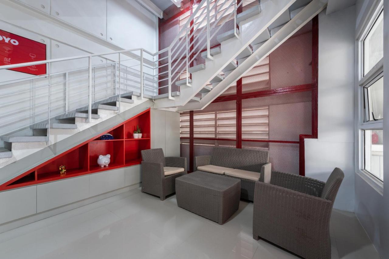 OYO 515 Finnex Hotel Mandaluyong Buitenkant foto